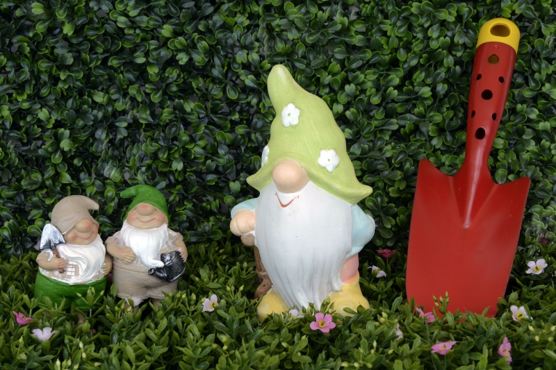 jardinerie-ST RAPHAEL-min_garden-gnome-1404358